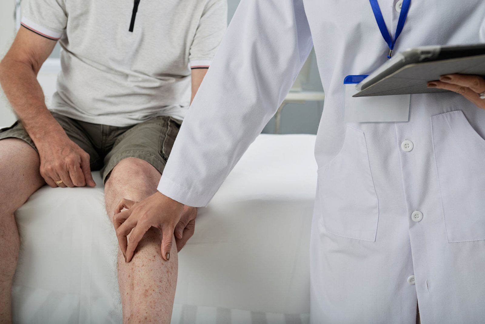 Read more about the article Knee Pain Treatment Without Surgery in Kondapur